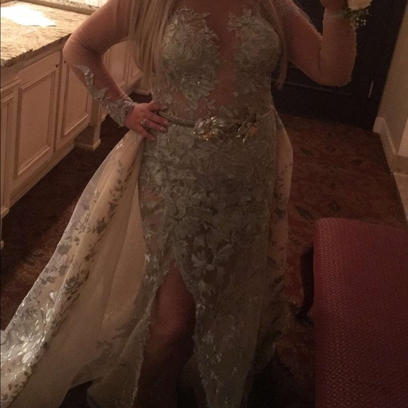 Wedding /evening gown - Picture 2 of 6